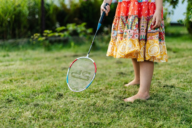 badminton na trávníku